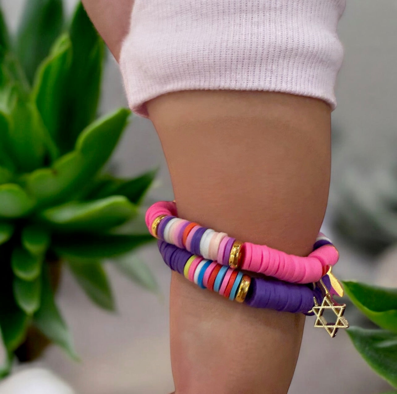 MULTICOLOURED BEADED BRACELETS WITH JUDAICA CHARMS